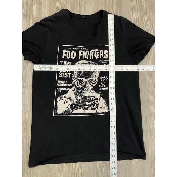 Foo Fighters On Halloween In Nashville TN Show Poster Tshirt Men’s Size M - Picture 2 of 5